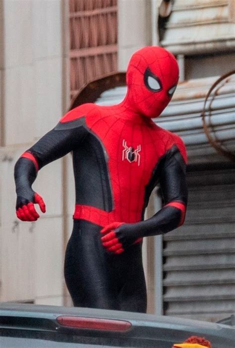 Spider-Man 3: New images of the filming with Tom Holland in the Spidey suit