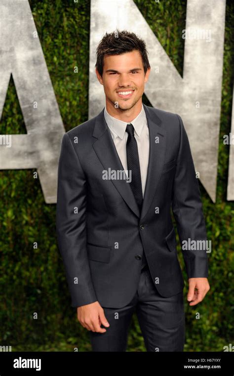 Taylor lautner hi-res stock photography and images - Alamy