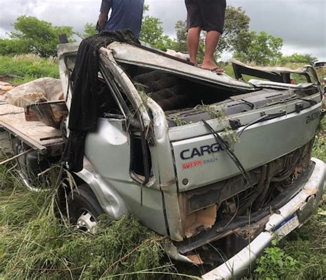 Caminhoneiro De 24 Anos Morre Em Acidente Na BA 130 Carga Foi Saqueada