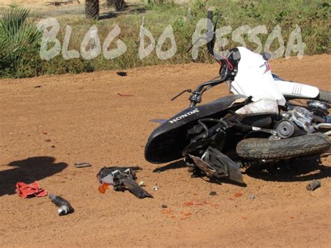 VOZ DE ILHA GRANDE Colisão entre moto e caminhão tira vida de homem