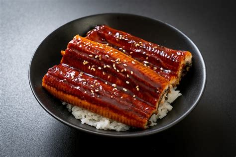 Anguille Japonaise Grillée Avec Un Bol De Riz Ou Unagi Don, Style ...