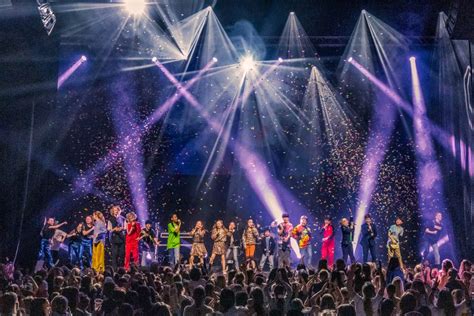 Kæmpe Fest Mgp Show Indtager Odeon