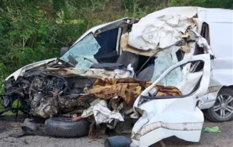 Un muerto y un herido al chocar de frente un camión y un utilitario en