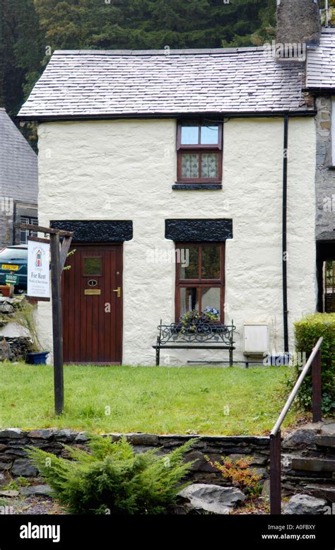 Stone Cottage Welsh Slate Roof Hi Res Stock Photography And Images Alamy