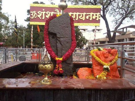 Shani Shingnapur Allows Entry For Women Devotees Oneindia News