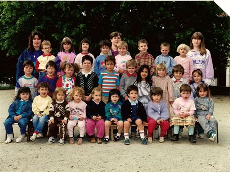 Photo de classe Moyenne section Maternelle de 1987 école Primaire De