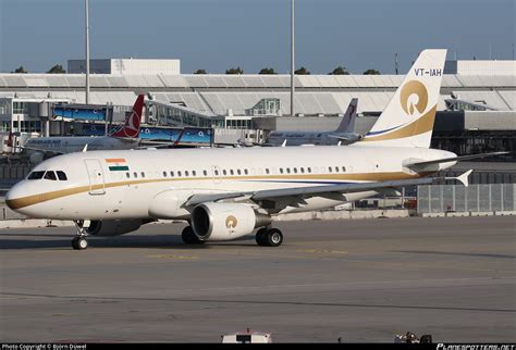 VT IAH Reliance Industries Airbus A319 115 ACJ Photo by BjörnD ID