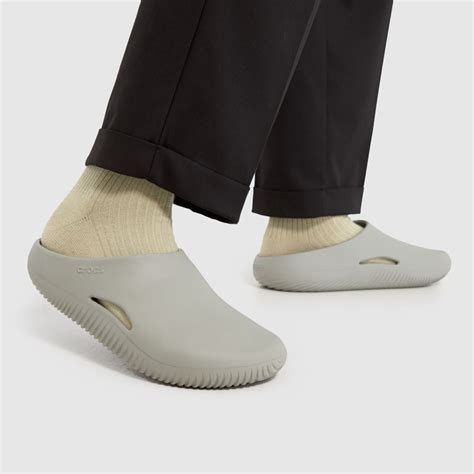Mens Light Grey Crocs Mellow Clog Sandals Schuh