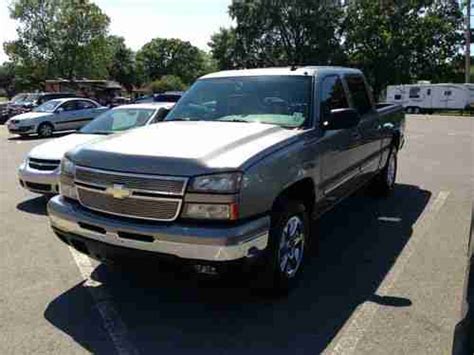 Sell Used 2006 CHEVY SILVERADO VORTEC MAX CREW CAB 4X4 In Benton