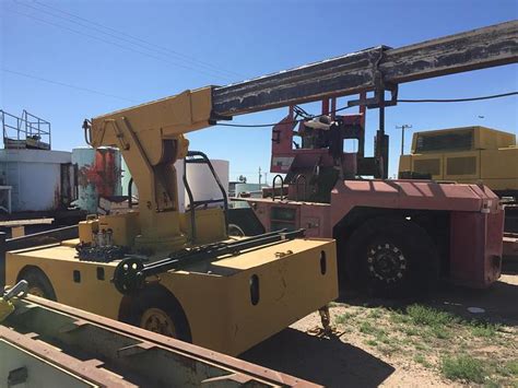 Used 10500 Lb Drottcase Model 85rm2 Carry Deck Crane Propane En