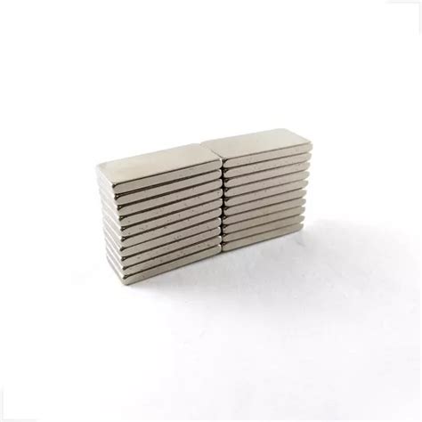 Imã De Neodímio Super Forte 20mm X 10mm X 2mm 30 Peças Bloco