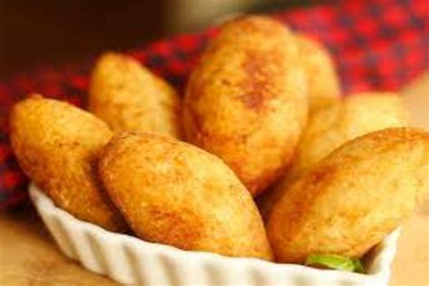 Bolinho de aipim recheado carne moída RECEITAS TOP