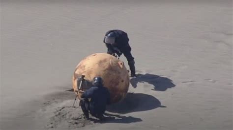 O Que Foi Divulgado Sobre A Curiosa Esfera De Metal Encontrada Em Praia