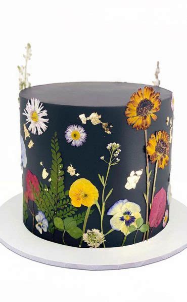 33 Edible Flower Cakes Thatre Simple But Outstanding Black Cake