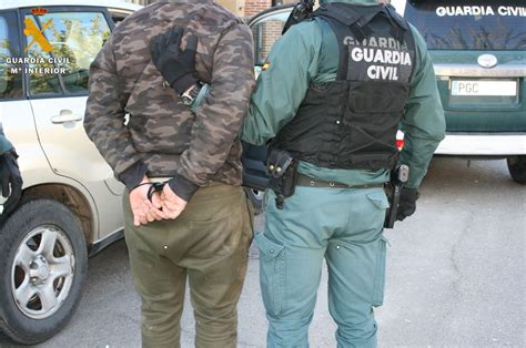 La Guardia Civil Ha Detenido A Dos Personas Por Un Delito De Robo Con