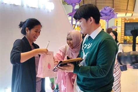 Di Pop Up Store Find N Flip Bandung Oppo Hadirkan Kolaborasi