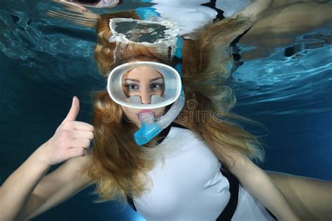 Sexy Weibliches Snorkeler Stockfoto Bild Von Tauchen 57940982