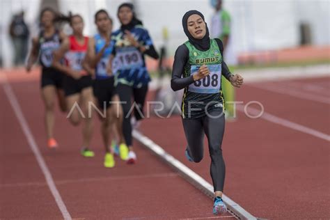 AGUSTINA MAHARDIKA JUARAI LARI 1 500 METER PUTRI PON PAPUA ANTARA Foto