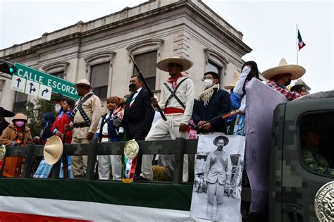 Participar N M S De Mil Personas En Desfile Conmemorativo Por El