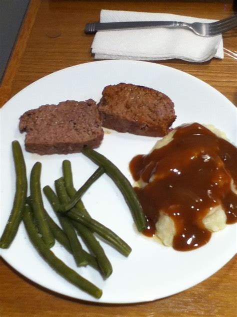 This Is The Perfect Dinner For Any Day😀 Meat Loaf Green Beans And Mash Potatoes With Gravy