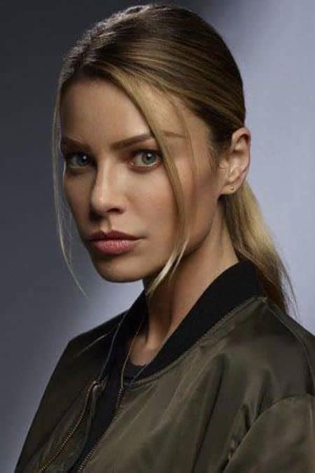 Hot Pictures Of Lauren German Lucifer Tv Series Best Of Comic Books