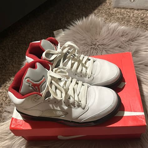 Jordan Shoes Used Still Clean And Good Condition Has A Slight