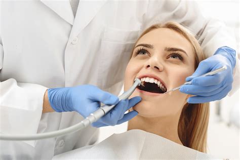 Qué Es Una Limpieza Bucal Y Frecuencia Adeslas Dental