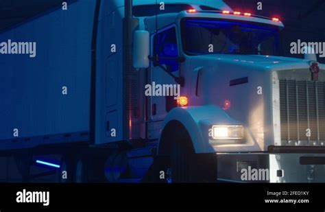 Semi truck lights on Stock Videos & Footage - HD and 4K Video Clips - Alamy