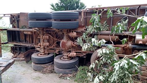 Motorista morre e passageiro fica ferido após acidente na MG 448 em