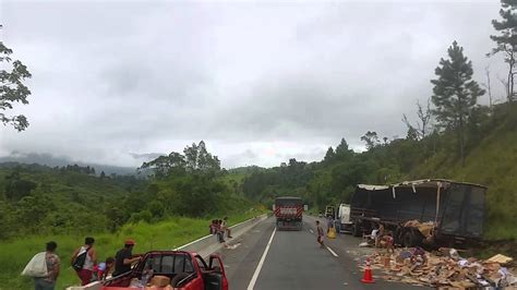 Acidente Carretas Nas Curvas Da Barra Do Turvo Youtube