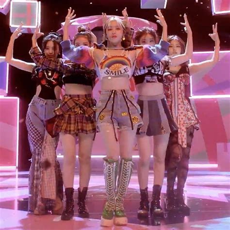 Itzy Loco Ot5 Itzy Girl Fashion