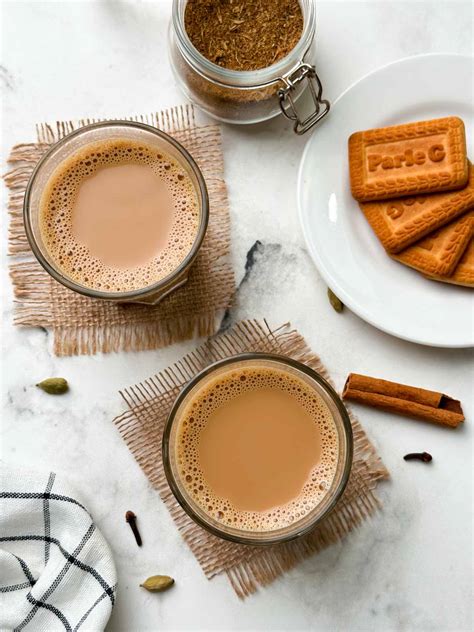 Milk Tea With Biscuits