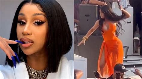 Cardi B Microfone Cantora Joga Microfone Em F Que Jogou Bebida Veja