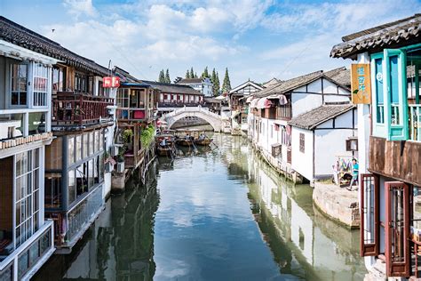 旅游朱家角古镇运河风景高清图片下载 正版图片500119663 摄图网