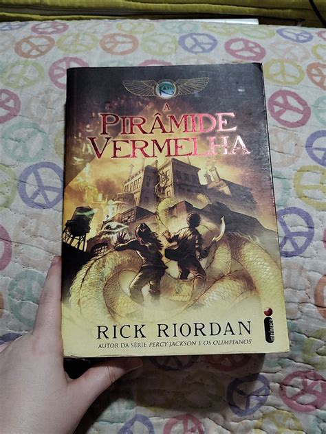 Livro As Crônicas de Kane a Pirâmide Vermelha Livro Rick Riordan