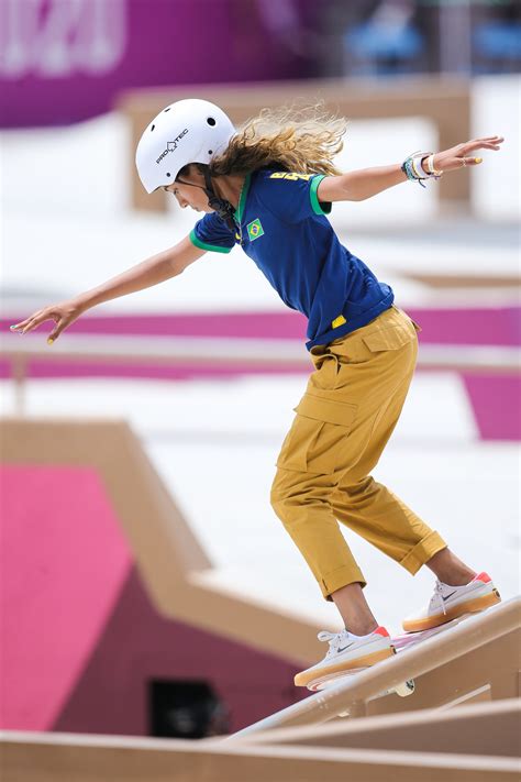 Extraordinária Rayssa Leal é prata no skate street feminino SURF