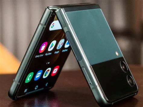 Best foldable phones 2022: You'll flip for Samsung | ZDNet