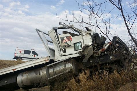 Trailero Muere En Volcadura