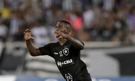 Botafogo Vence Madureira De Virada E Se Distancia Do Risco De Jogar