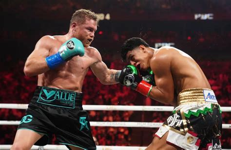 Canelo Álvarez derrotó a Jaime Munguía en Guerra Mexicana