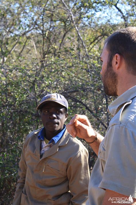 Tracking Leopard | AfricaHunting.com