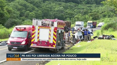 Carro invade pista contrária e bate em outro veículo na PR 445 em