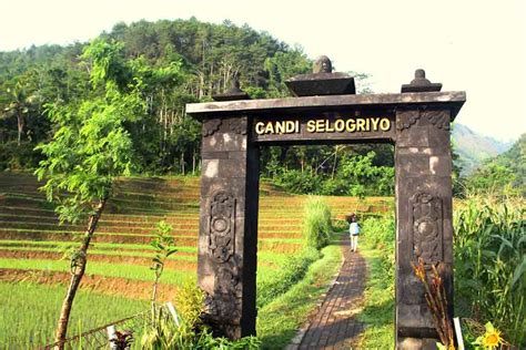 Selogriyo Temple Day Tour From Yogyakarta Melampa Indonesia