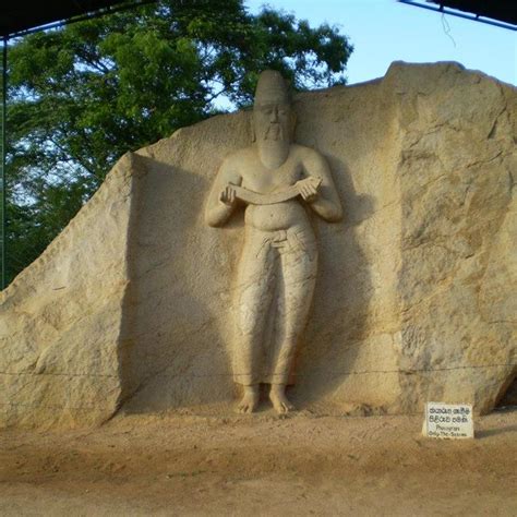 Statue Of King Parakramabahu Srilanka Travel Tips