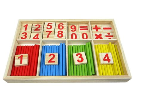 GRATUIT Boîte avec Cartes Numériques et Bâtons en Bois Montessori