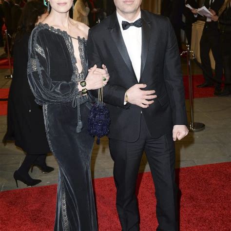 Mark Ruffalo Y Sunrise Coigney En La Alfombra Roja De Los Bafta