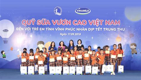 Quỹ sữa Vươn cao Việt Nam và Vinamilk Đưa hơn 40 6 triệu ly sữa đến