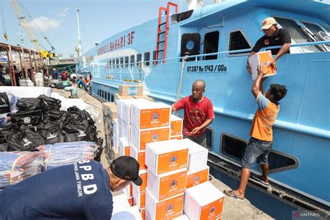 Pengiriman Bantuan Korban Gempa Bumi Di Pulau Bawean ANTARA News Jawa