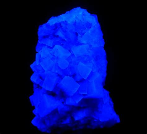 FLUORYT kryształy fluorescencja UV Erytryn PL