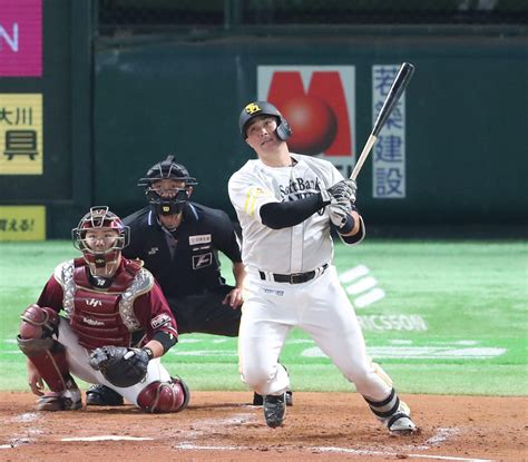 【ソフトバンク】リチャード雄たけび！今季初スタメンでフェ直二塁打 「師匠」山川穂高も笑顔 プロ野球写真ニュース 日刊スポーツ